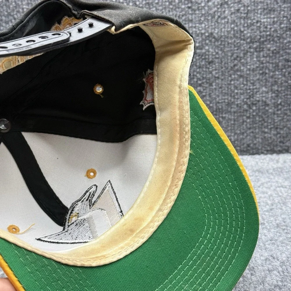 Vintage 1990s NHL Sports Specialities‎ Pittsburgh Penguins Script Snapback Hat